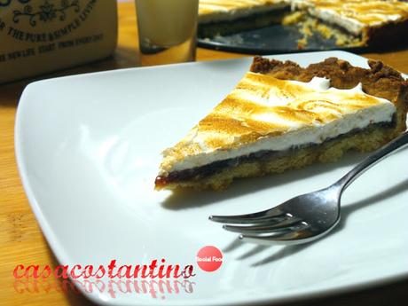 Crostata con marmellata di fragole e crema di meringa