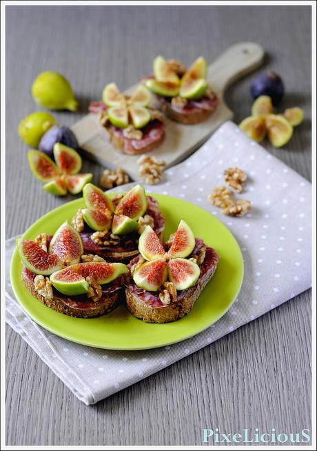 Crostoni Integrali con Salame di Felino, Fichi e Noci all’Aceto Balsamico