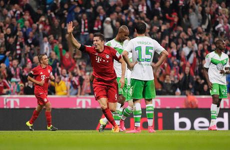 Bundesliga: Lewandowski, cinque gol in nove minuti per sbranare i Lupi