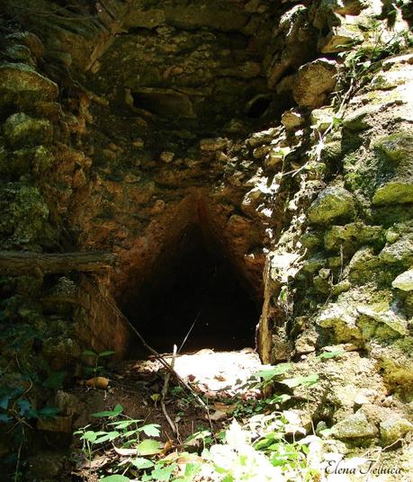 Bracciano (RM), Vicarello, particolare cunicolo di epoca romana