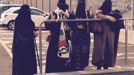 Quattro saudite davanti allo Juventus Stadium: com'è veramente andata