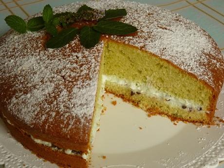 Torta soffice alla menta con crema alla ricotta e cioccolato