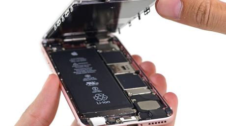 I primi teardown dell'iPhone 6s confermano la batteria più piccola