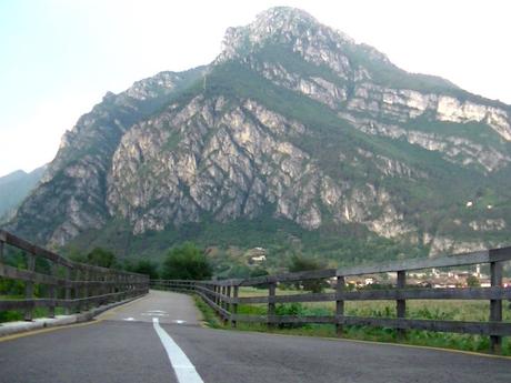 Salviamo il Lago d’Idro: contese e minacce per il bacino tra Brescia e Trento