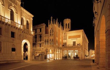 caffè_pedrocchi_di_padova_notte