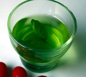 liquore al basilico