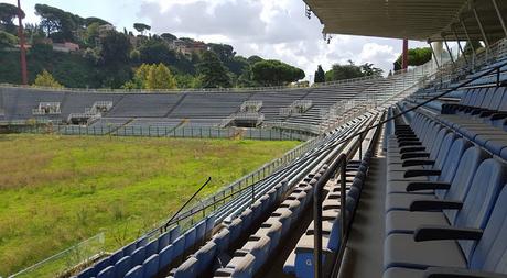 25 foto dallo Stadio Flaminio. Capolavoro d'architettura in zona di lusso lasciato morire in abbandono per incapacità e sciatteria