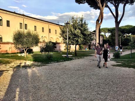 Il panorama del Belvedere di Sant'Alessio non esiste più. Andirivieni di turisti amareggiati all'Aventino