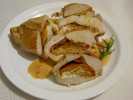 Petto di pollo ripieno con peperoni grigliati e philadelphia