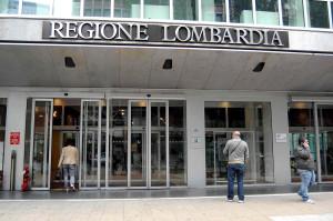 L'ingresso a Regione Lombardia (rovato.org)