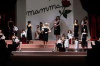 Selfie, stampe e made in Italy, la sfilata Dolce & Gabbana per la primavera estate 2016