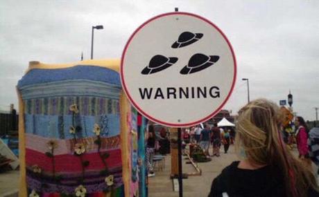 Extra Fashion: life on Mars, extraterrestri, ufo e invasioni aliene