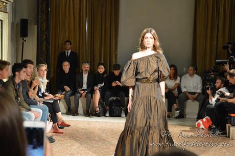 Mfw: Romanticismo, seduzione e maxi bijoux per Blugirl SS 2016