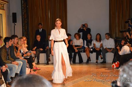 Mfw: Romanticismo, seduzione e maxi bijoux per Blugirl SS 2016