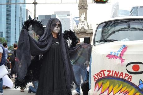 Ayotzinapa 25 S 2015 Mexico City (10) (Small)