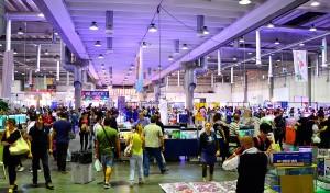 (facebook.com/Petsfestival)