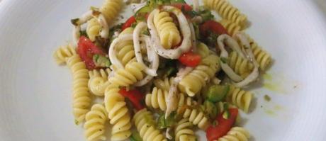 Fusilli ai calamari e zucchine in fiore