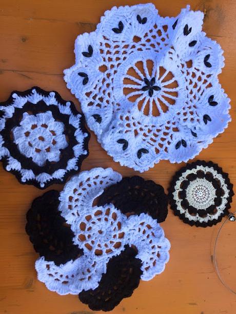 Black and white Mandala per Abilmente