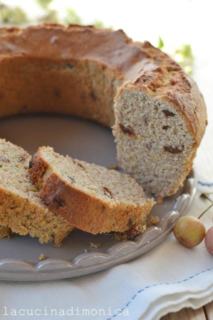 ciambella con zucchine e uvetta