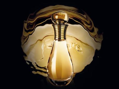 IL PROFUMO: J'ADORE TOUCHE de PARFUM di DIOR