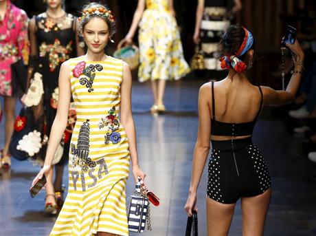 CARTOLINE DALL'ITALIA E SELFIE FIRMATI DOLCE & GABBANA