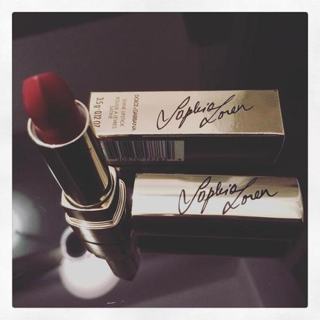 #dolcegabbana #d&g #sophialoren #lipstick #Rouge #rossetto #bbloggers #beautyaddict #makeup #beautyblogger