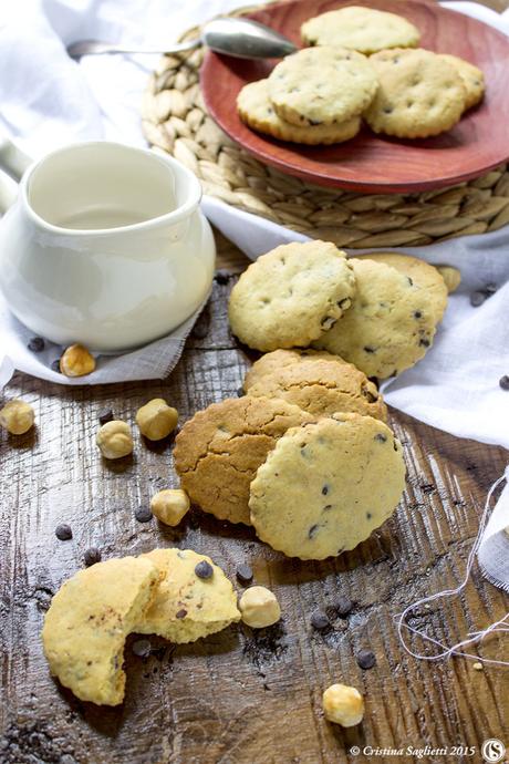 ricetta-biscotti-nocciole-gocce-cioccolato-colazione-contemporaneo-food