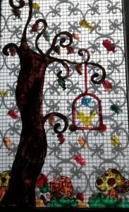 decorazione autunnale alla finestra