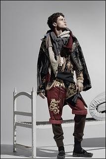 Simon Nessman su VMAN per i 20 anni di Dolce&Gabbana; Uomo