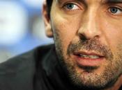 Buffon: ....i palloni mondile sono inadeguati..."