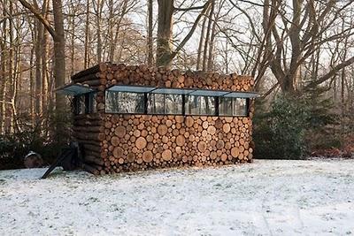Tree-trunk garden house by Piet Hein