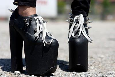 Charles Anastase Dungeon Boots.....DIY !!!  :O