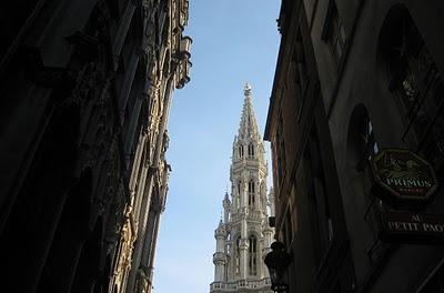 Peeping the Grand Place