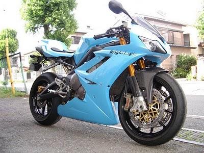 Triumph Daytona 675 by Bright Logic