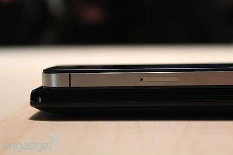 iPhone 4 a confronto con HTC Evo 4G – Foto e Caratteristiche