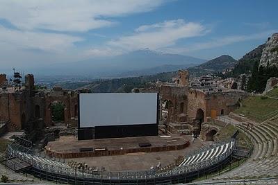 Adeguarsi per sopravvivere: al TaorminaFilmFest il cinema va nel pallone... e gli azzurri sul grande schermo