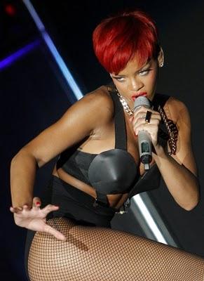 Hey !! Meet Rihanna and Her New RED HAIR !!