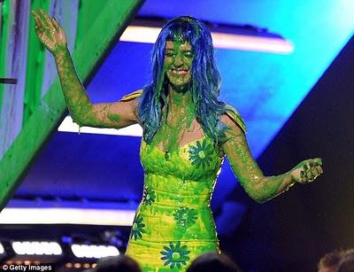Katy Perry e lo Slimer Verde ..............