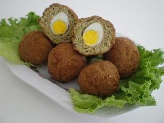 Polpette di carne e fave con l'ovetto a sorpresa Polpette di carne e fave con l'ovetto a sorpresa