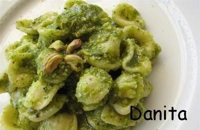 Orecchiette al pesto di piastcchi