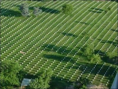 PROFANATO IL LUOGO PIù SACFO DEGLI AMERICANI : CIMITERO DI ARLINGTON. MOLTE LE TOMBE SBAGLIATE DEGLI EROI CADUTI