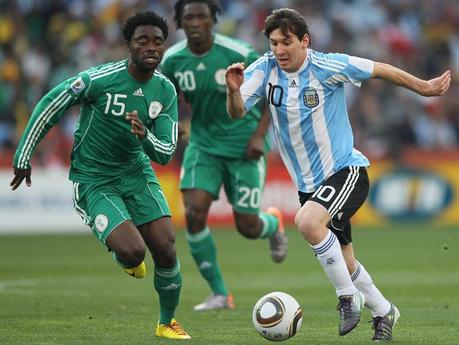 Argentina-Nigeria 1-0: Heinze manda subito in delirio Maradona! La Nigeria ci prova, l'Albicelestre regge