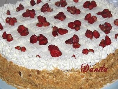 Torta panna e fragoline croccante