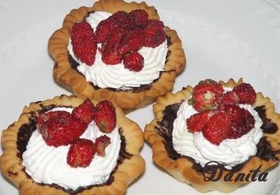 Crostatine panna e fragoline