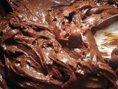 Torta morbida morbida al cioccolato e pesche