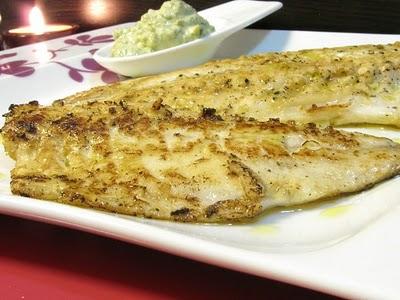 IL BIANCO CHE FA A PUGNI - FILETTI DI BRANZINO CON SALSA TARTARA AL PEPE VERDE - GRILLED BRANZINO FILLETS WITH TARTAR SAUCE