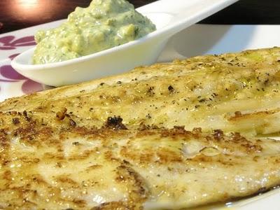 IL BIANCO CHE FA A PUGNI - FILETTI DI BRANZINO CON SALSA TARTARA AL PEPE VERDE - GRILLED BRANZINO FILLETS WITH TARTAR SAUCE