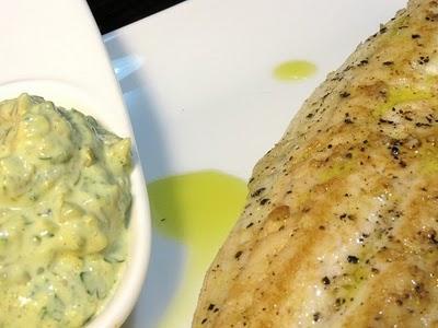 IL BIANCO CHE FA A PUGNI - FILETTI DI BRANZINO CON SALSA TARTARA AL PEPE VERDE - GRILLED BRANZINO FILLETS WITH TARTAR SAUCE