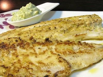 IL BIANCO CHE FA A PUGNI - FILETTI DI BRANZINO CON SALSA TARTARA AL PEPE VERDE - GRILLED BRANZINO FILLETS WITH TARTAR SAUCE