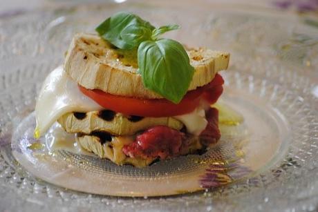 Lasagnetta di melanzane, manzo e pomodori